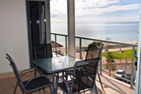 Boardwalk By The Beach - Accommodation Gladstone 5