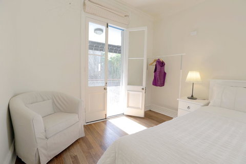 Stunning Terrace In Centennial Park - Accommodation Gladstone 6