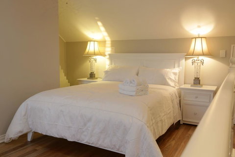 Stunning Terrace In Centennial Park - Accommodation Gladstone 20