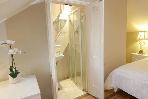 Stunning Terrace In Centennial Park - Accommodation Gladstone 18