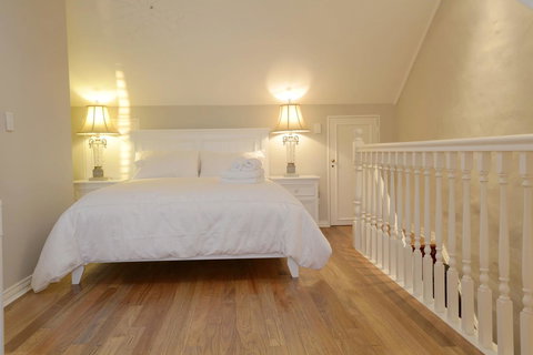 Stunning Terrace In Centennial Park - Accommodation Gladstone 11