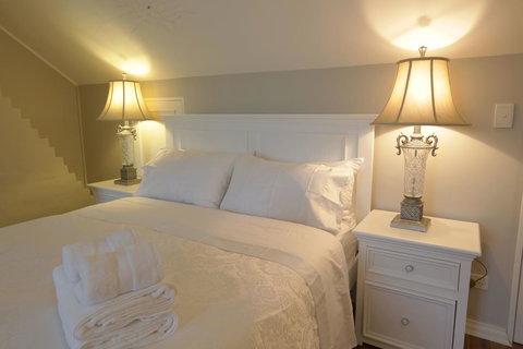 Stunning Terrace In Centennial Park - Accommodation Gladstone 13