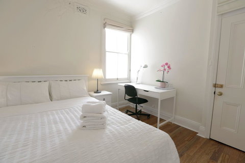 Stunning Terrace In Centennial Park - Accommodation Gladstone 7