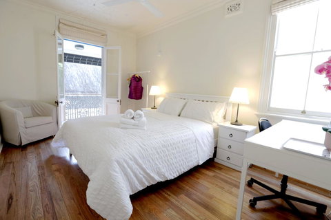 Stunning Terrace In Centennial Park - Accommodation Gladstone 10