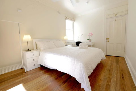 Stunning Terrace In Centennial Park - Accommodation Gladstone 9