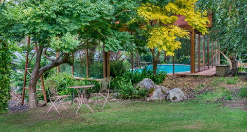 Chimes Spa Retreat - Accommodation Gladstone 21