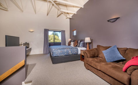 Chimes Spa Retreat - Accommodation Gladstone 13