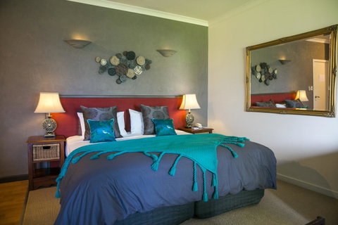 Chimes Spa Retreat - Accommodation Gladstone 44