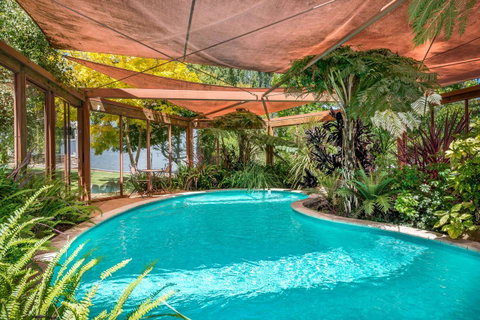 Chimes Spa Retreat - Accommodation Gladstone 0