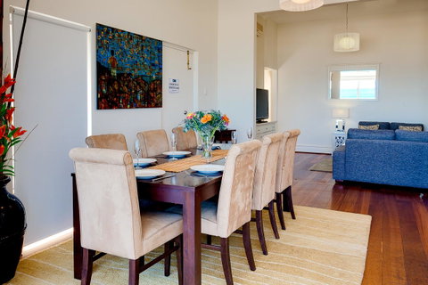 Cottesloe Beach House I - Accommodation Gladstone 7