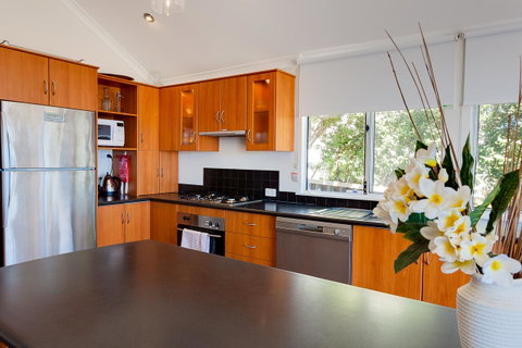 Cottesloe Beach House I - Accommodation Gladstone 15