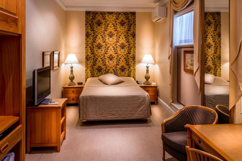 European Hotel - Accommodation Gladstone 11