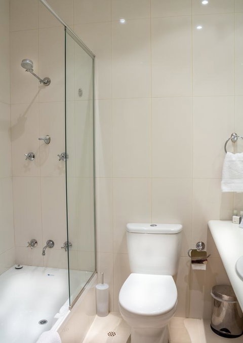 European Hotel - Accommodation Gladstone 30
