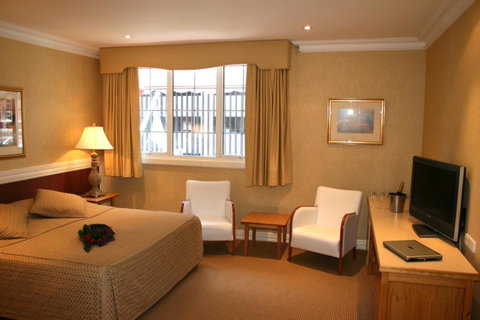 European Hotel - Accommodation Gladstone 22