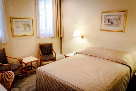 European Hotel - Accommodation Gladstone 25