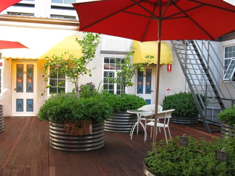 European Hotel - Accommodation Gladstone 7