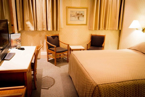 European Hotel - Accommodation Gladstone 26
