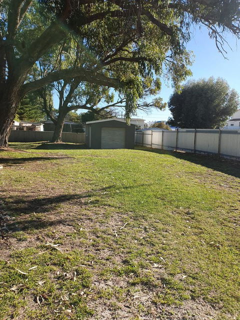 Just Chillin - Accommodation Gladstone 5