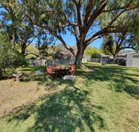 Just Chillin - Accommodation Gladstone