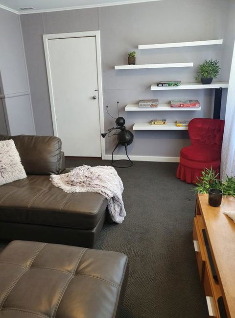 Just Chillin - Accommodation Gladstone 9