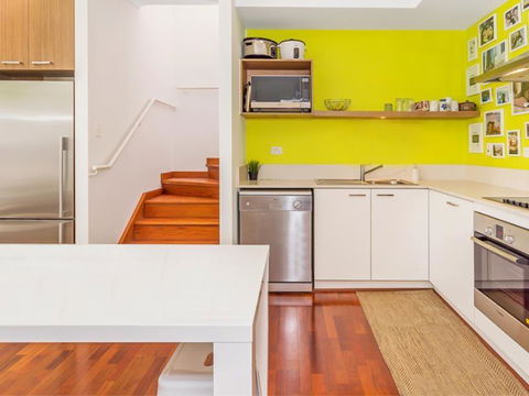 Home Apartment - Perth City Centre - Free WiFi - Accommodation Gladstone 9