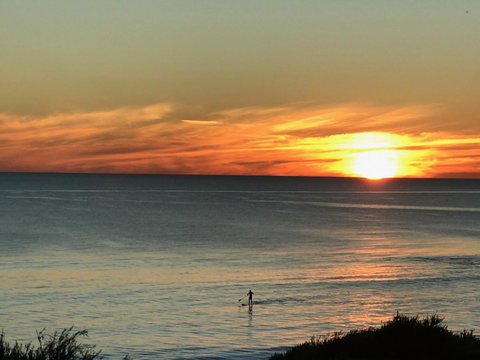 Cottesloe Beachfront Ocean View Apartment - Accommodation Gladstone 4