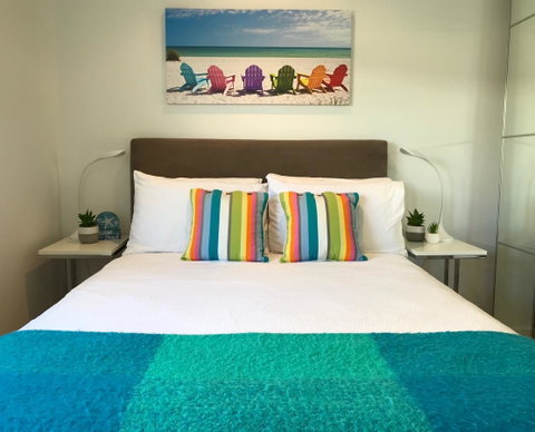 Cottesloe Beachfront Ocean View Apartment - Accommodation Gladstone 9