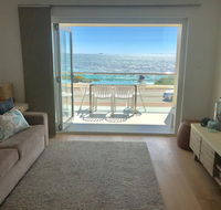 Cottesloe Beachfront Ocean View Apartment - Accommodation Gladstone