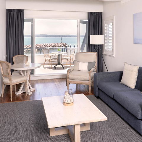 Anchorage Port Stephens - Accommodation Gladstone 25