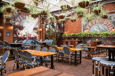 Nightcap At Belgian Beer Cafe - Accommodation Gladstone 7