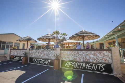 Shark Bay Seafront Apartments - Accommodation Gladstone 20