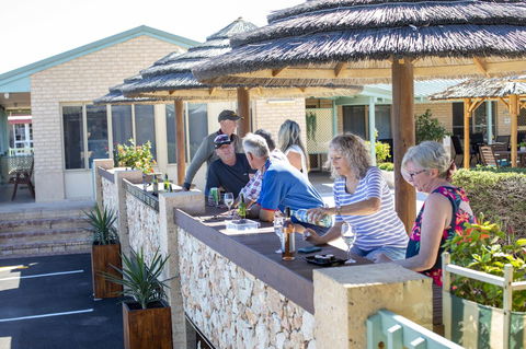 Shark Bay Seafront Apartments - Accommodation Gladstone 36