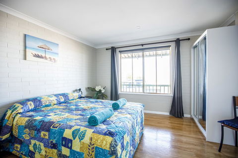 Shark Bay Seafront Apartments - Accommodation Gladstone 29
