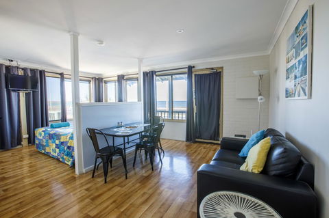 Shark Bay Seafront Apartments - Accommodation Gladstone 34