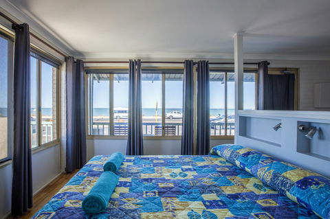 Shark Bay Seafront Apartments - Accommodation Gladstone 35