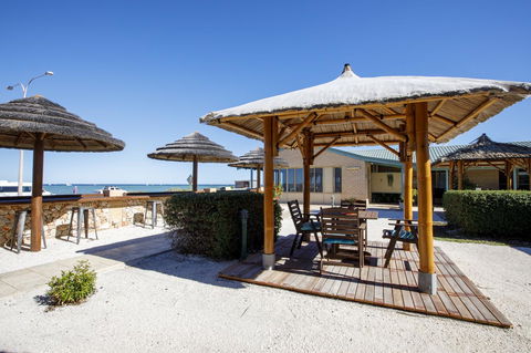 Shark Bay Seafront Apartments - Accommodation Gladstone 21