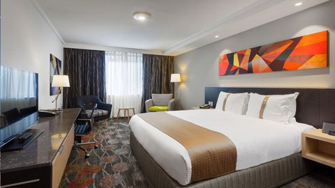 Holiday Inn Perth City Centre, An IHG Hotel - Accommodation Gladstone 1