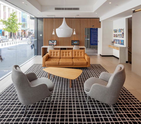 Holiday Inn Perth City Centre, An IHG Hotel - Accommodation Gladstone 4