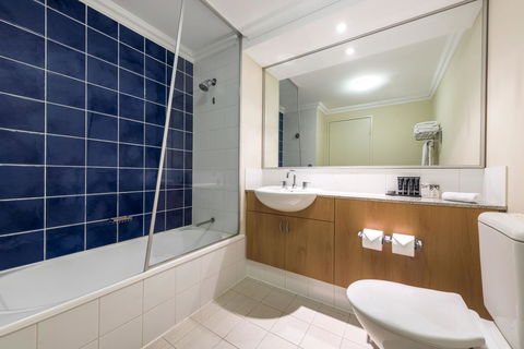 Oaks Perth Hotel - Accommodation Gladstone 1