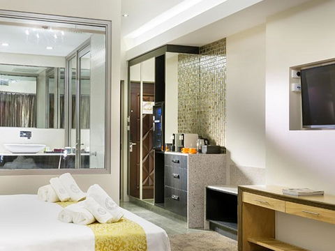 Swan River Hotel - Accommodation Gladstone 12