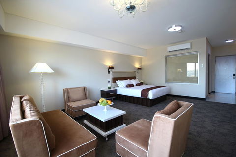 Swan River Hotel - Accommodation Gladstone 42