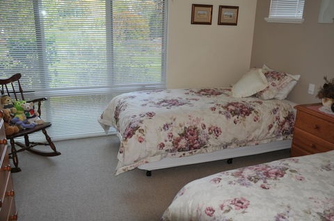 Glenelg On King Bed & Breakfast - Accommodation Gladstone 28