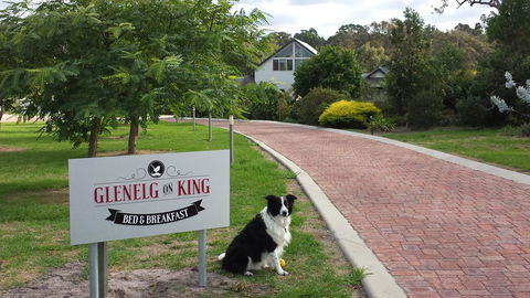 Glenelg On King Bed & Breakfast - Accommodation Gladstone 12