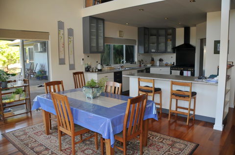 Glenelg On King Bed & Breakfast - Accommodation Gladstone 22