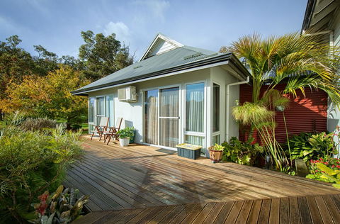Glenelg On King Bed & Breakfast - Accommodation Gladstone 7