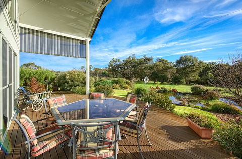 Glenelg On King Bed & Breakfast - Accommodation Gladstone 6