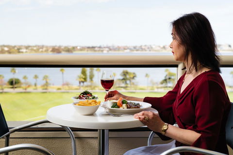 Crowne Plaza Perth, An IHG Hotel - Accommodation Gladstone 9