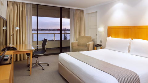 Crowne Plaza Perth, An IHG Hotel - Accommodation Gladstone 3