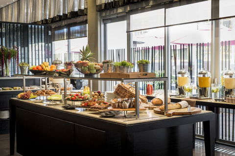 Fraser Suites Perth - Accommodation Gladstone 13