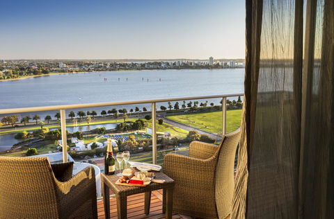 Fraser Suites Perth - Accommodation Gladstone 1